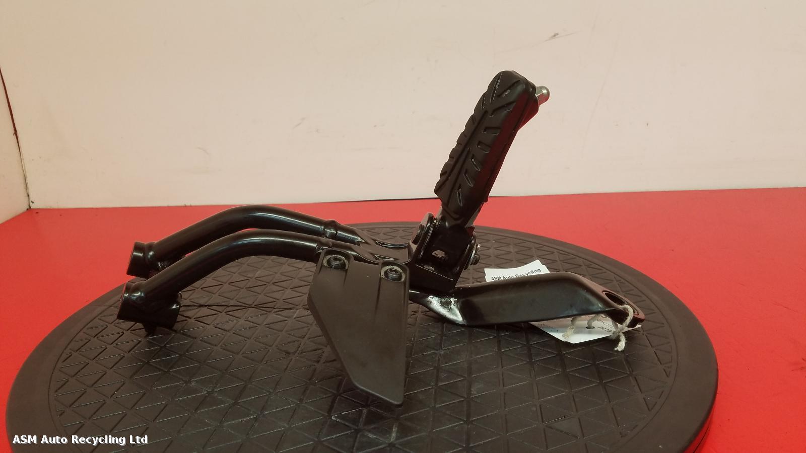 View Auto part Left Footrest Ktm 390 Duke 2020