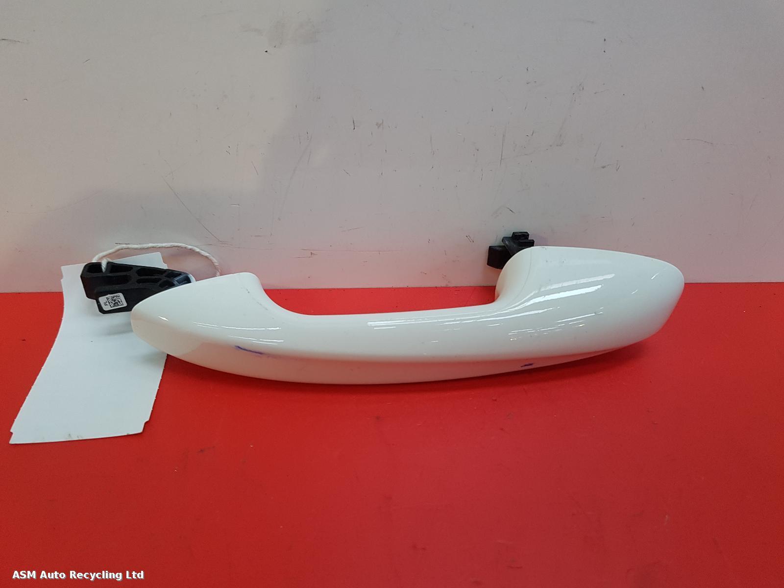 View Auto part Door Handle Mercedes A Class 2018