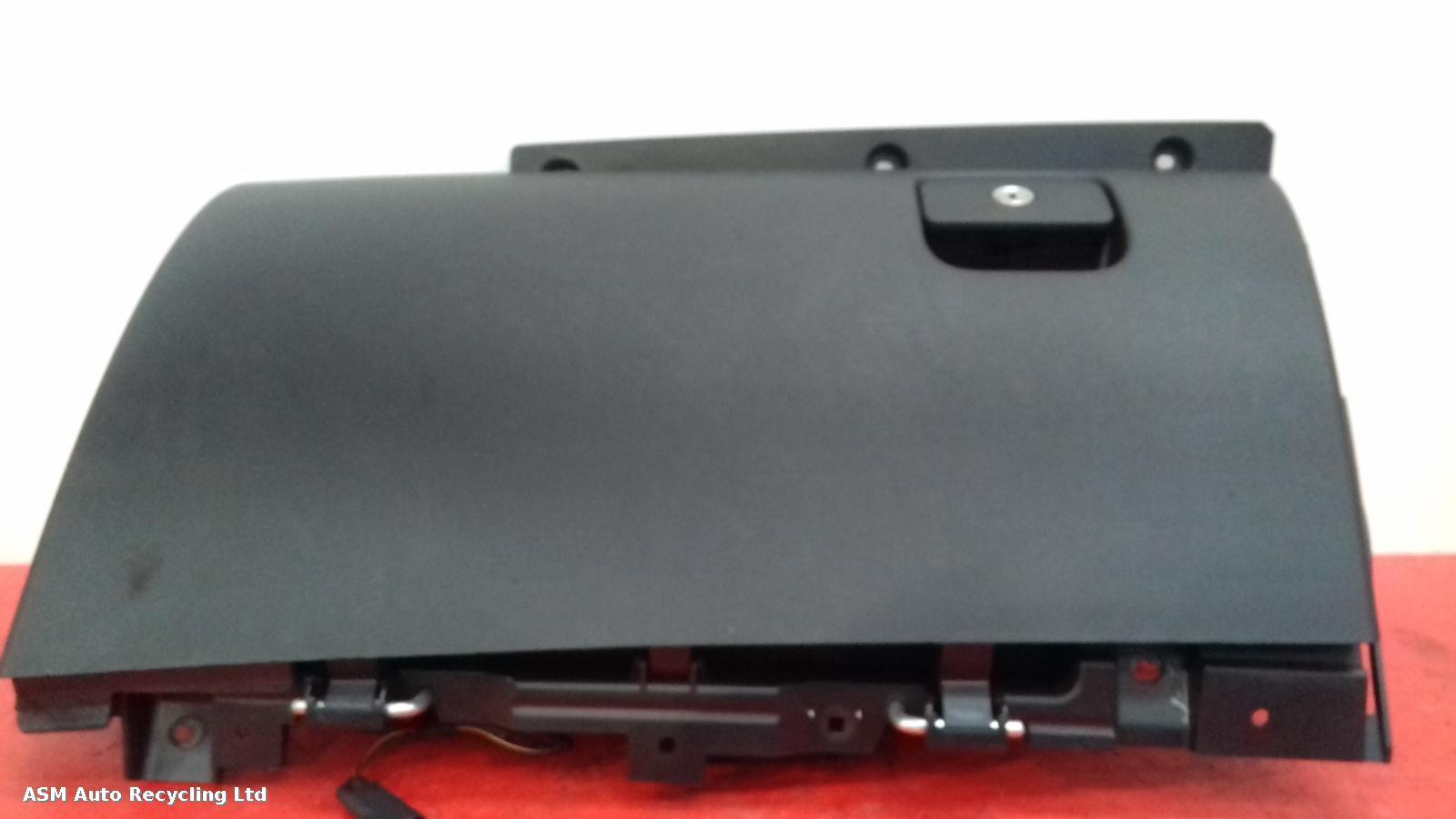 View Auto part Glove Box Jaguar Xe 2016