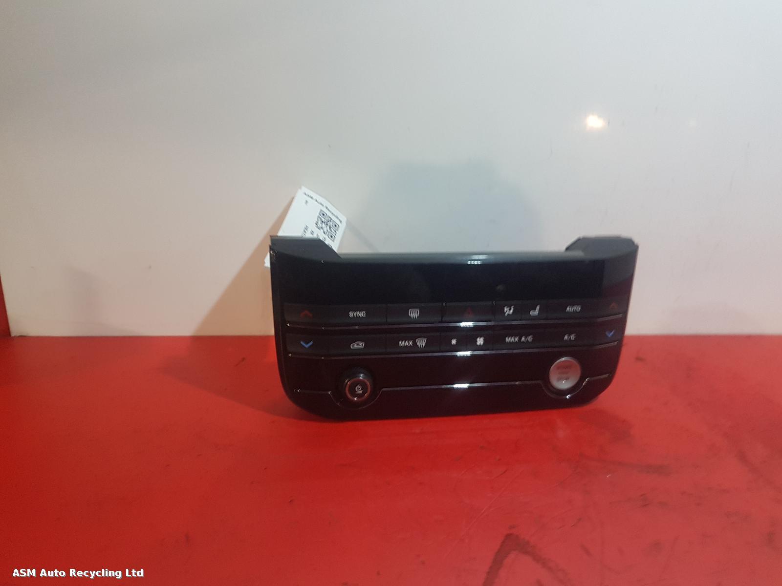 View Auto part Heater/AC Controller Jaguar Xe 2016