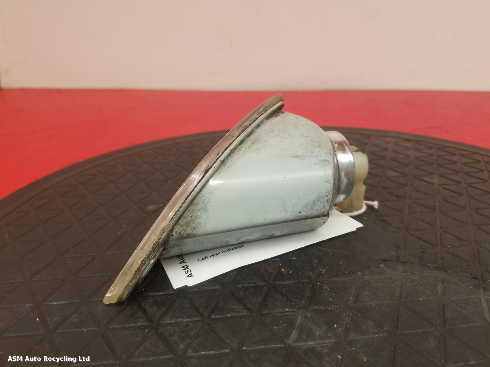 View Auto part L Indicator Light Piaggio Vespa 2012