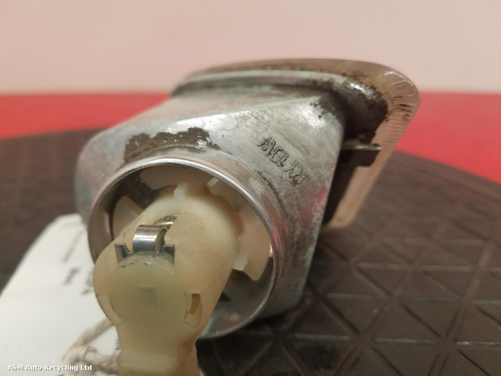 View Auto part L Indicator Light Piaggio Vespa 2012