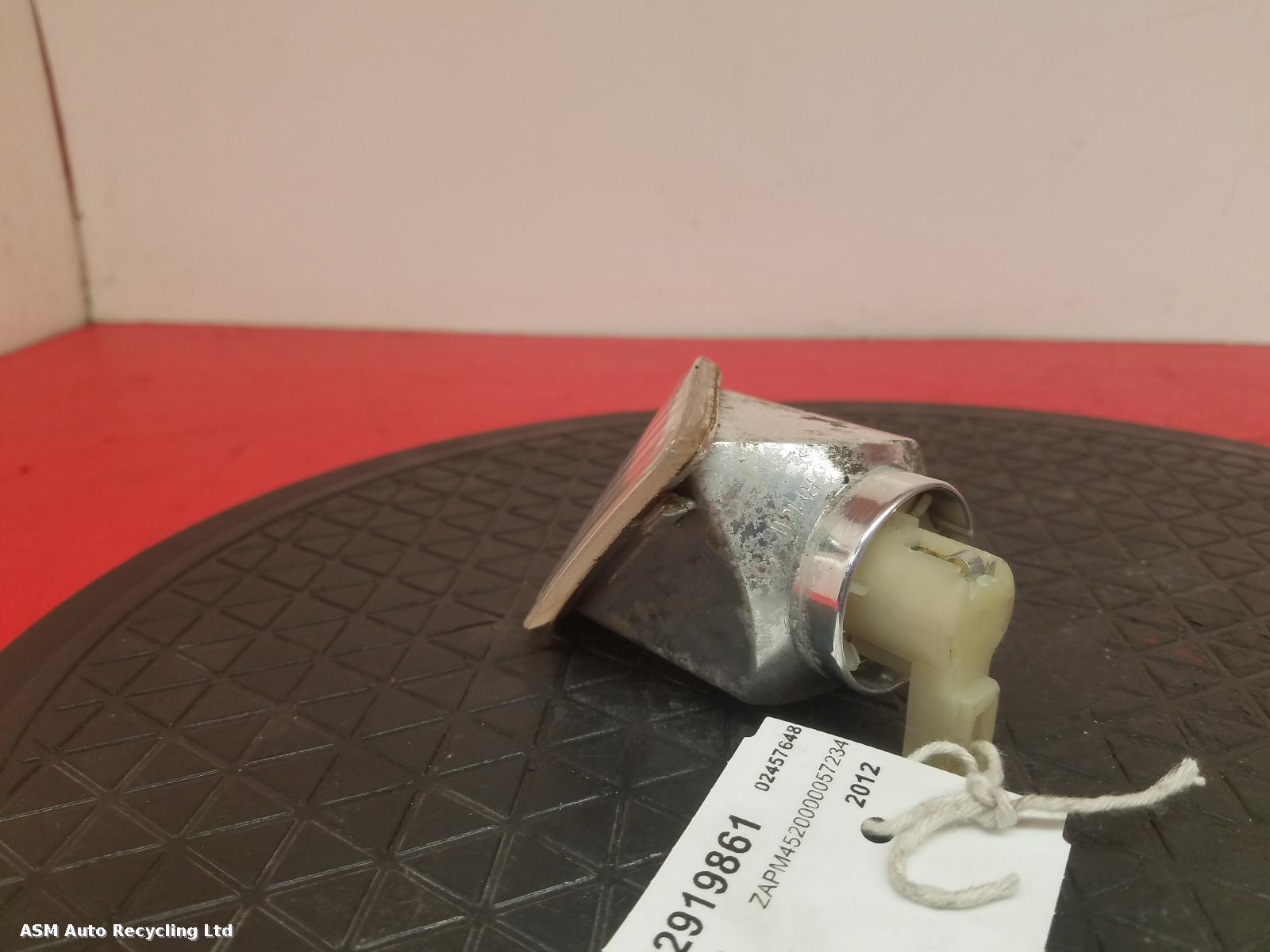 View Auto part R Indicator Light Piaggio Vespa 2012