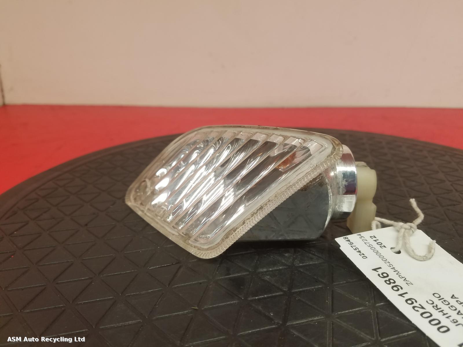 View Auto part R Indicator Light Piaggio Vespa 2012
