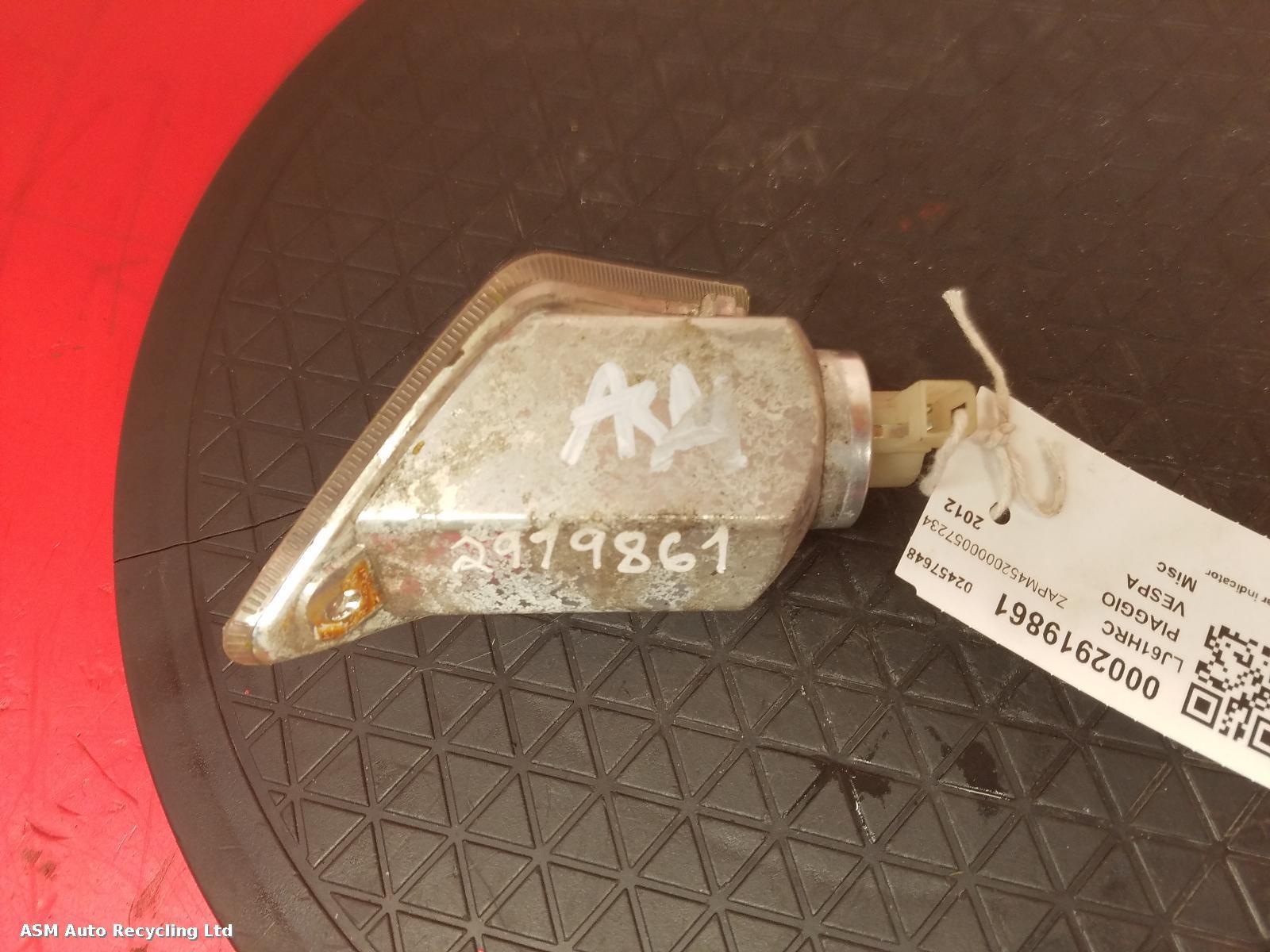 View Auto part R Indicator Light Piaggio Vespa 2012