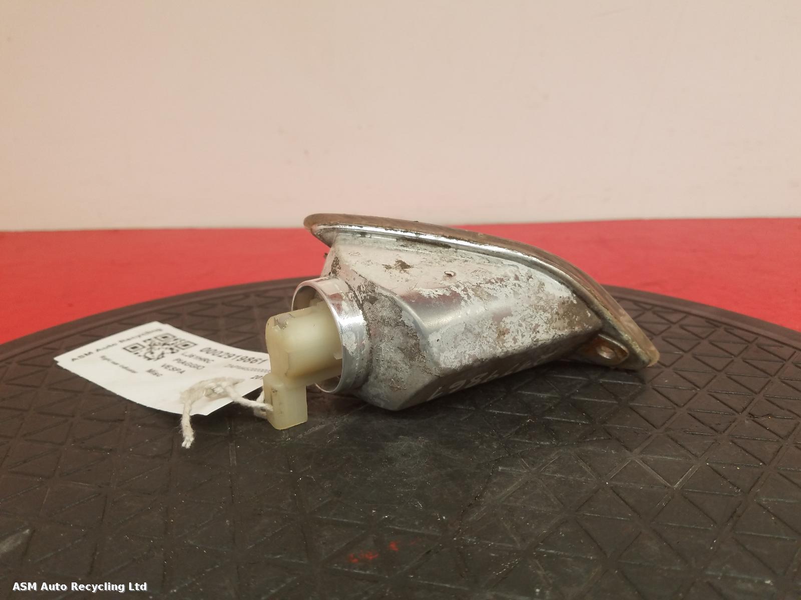 View Auto part R Indicator Light Piaggio Vespa 2012