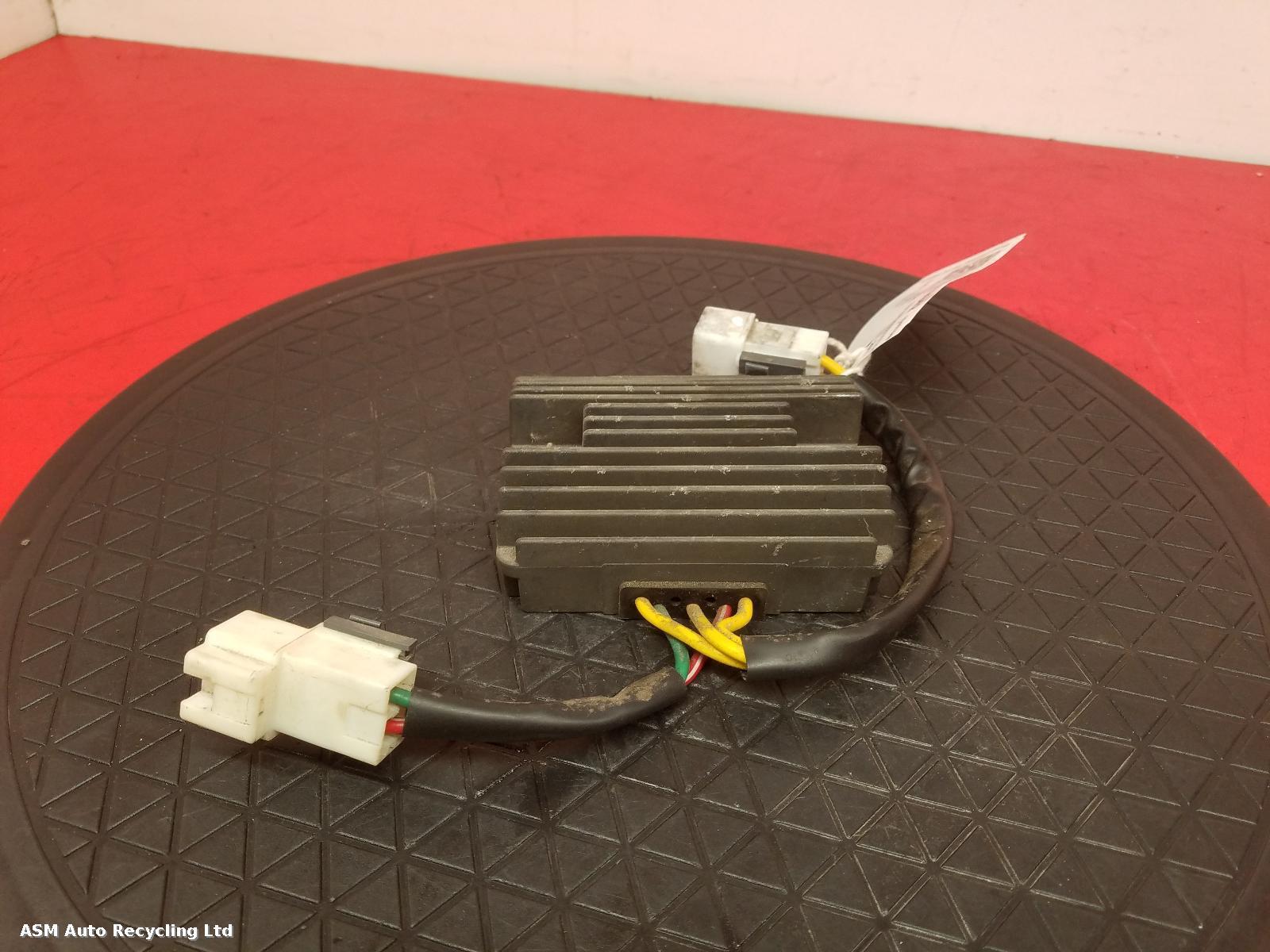 View Auto part Regulator/Rectifier Piaggio Vespa 2012