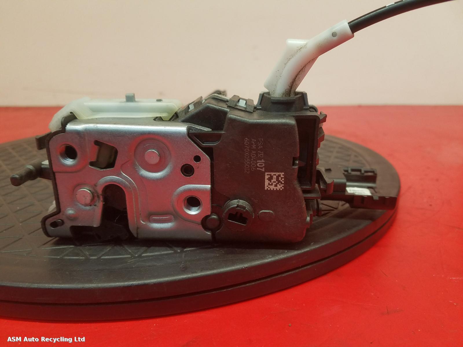 View Auto part Door Lock Assembly Peugeot 308 2010