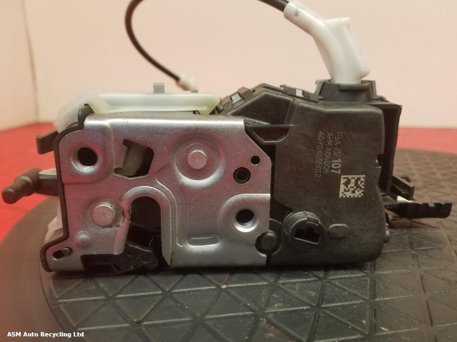 View Auto part Door Lock Assembly Peugeot 308 2010