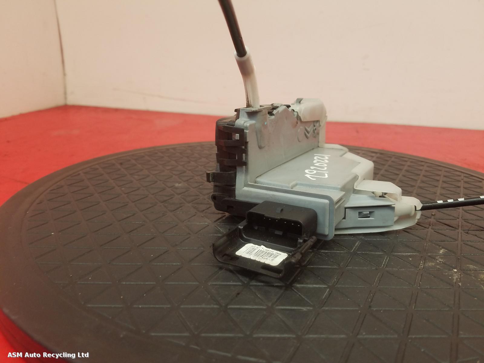 View Auto part Door Lock Assembly Peugeot 308 2010