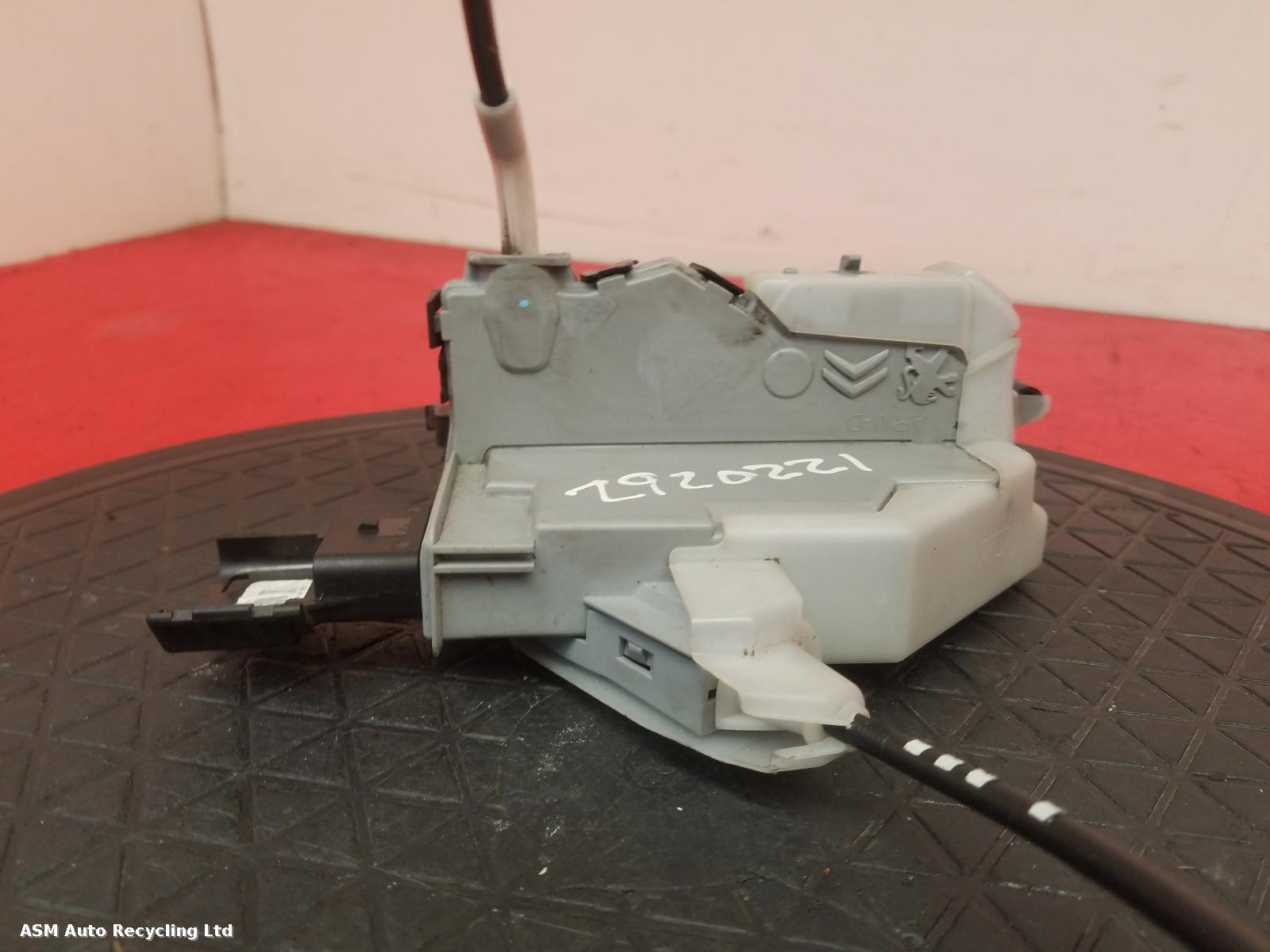 View Auto part Door Lock Assembly Peugeot 308 2010