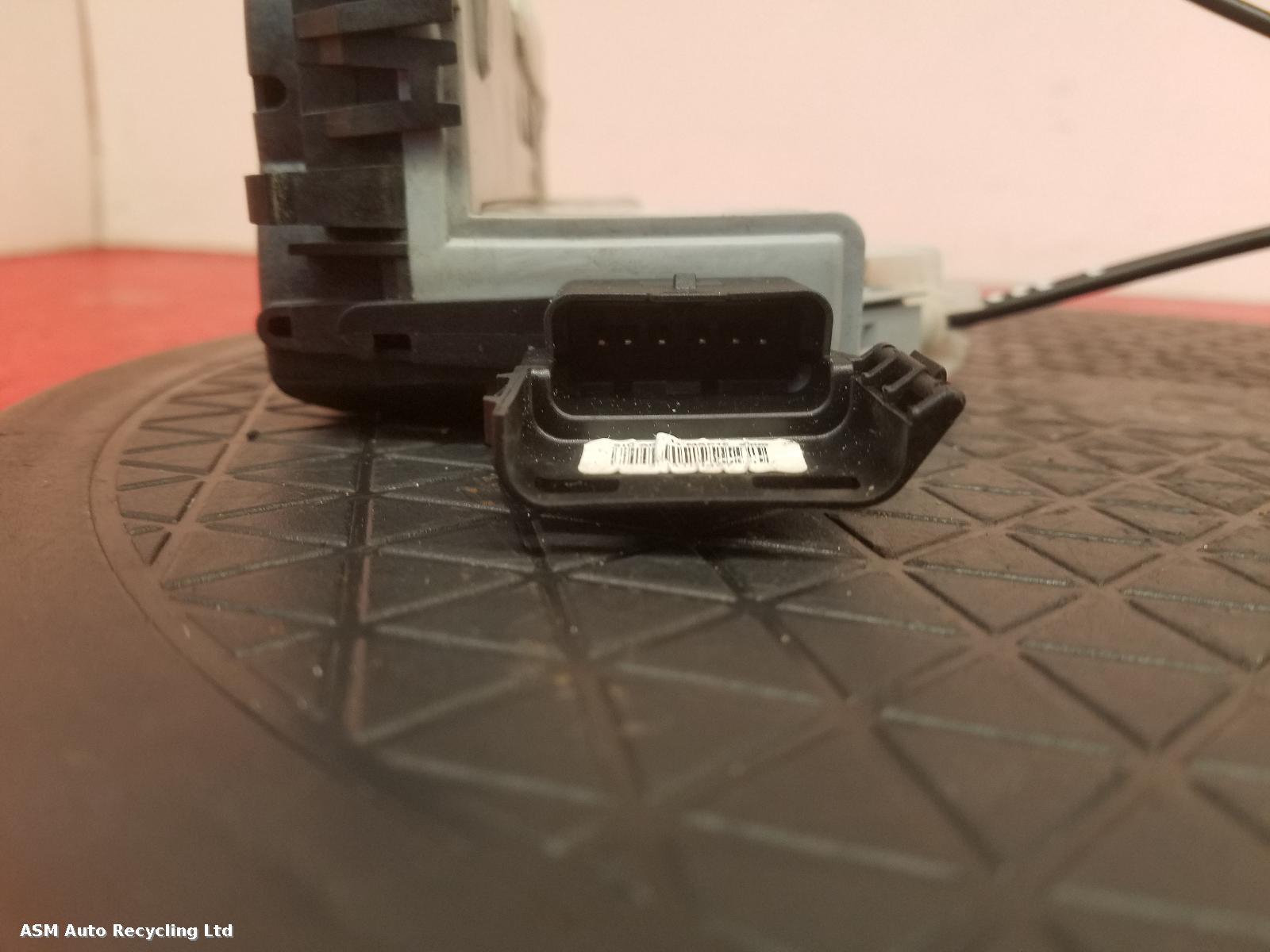 View Auto part Door Lock Assembly Peugeot 308 2010