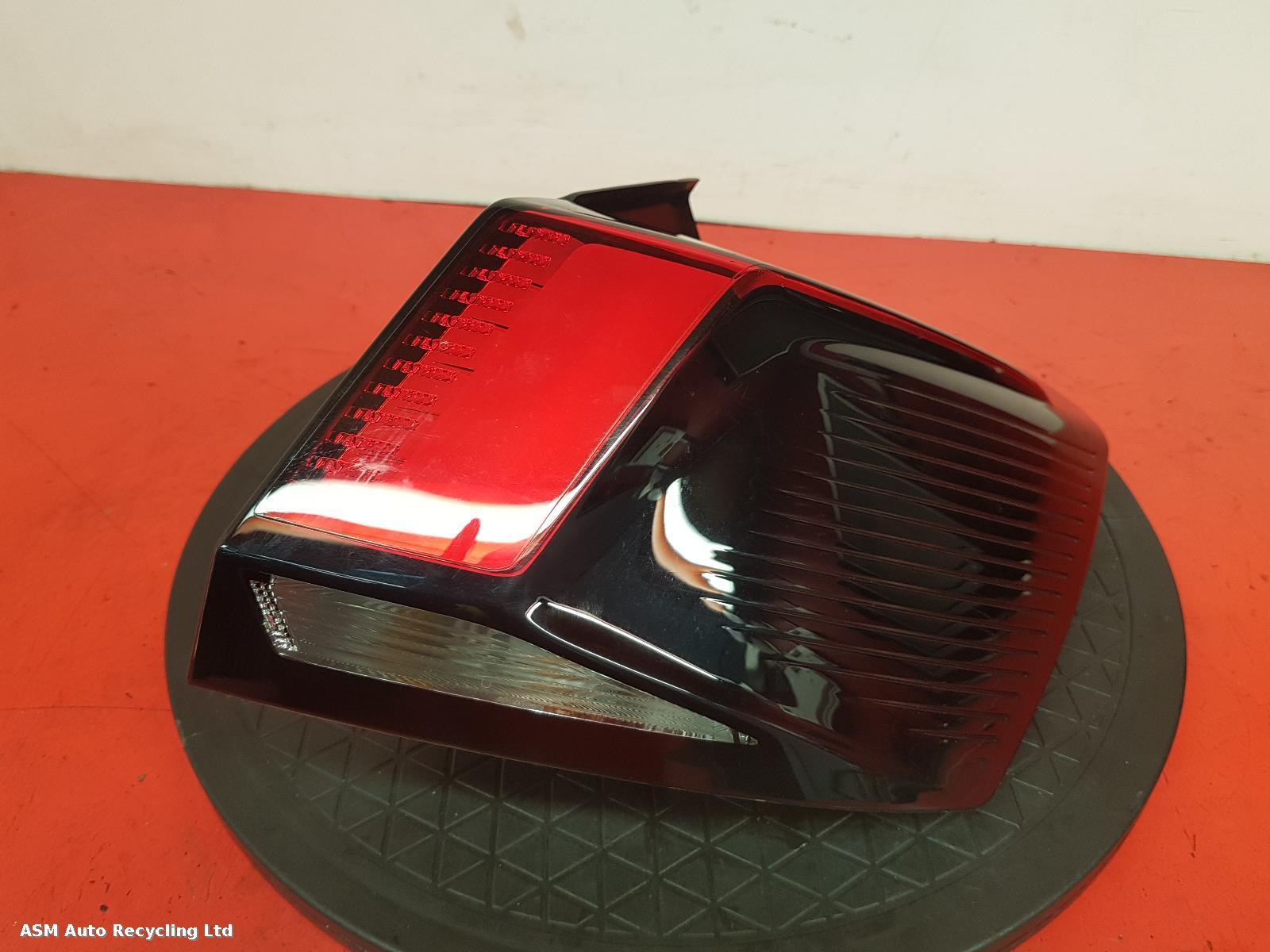 View Auto part R Taillight Peugeot 3008 2020