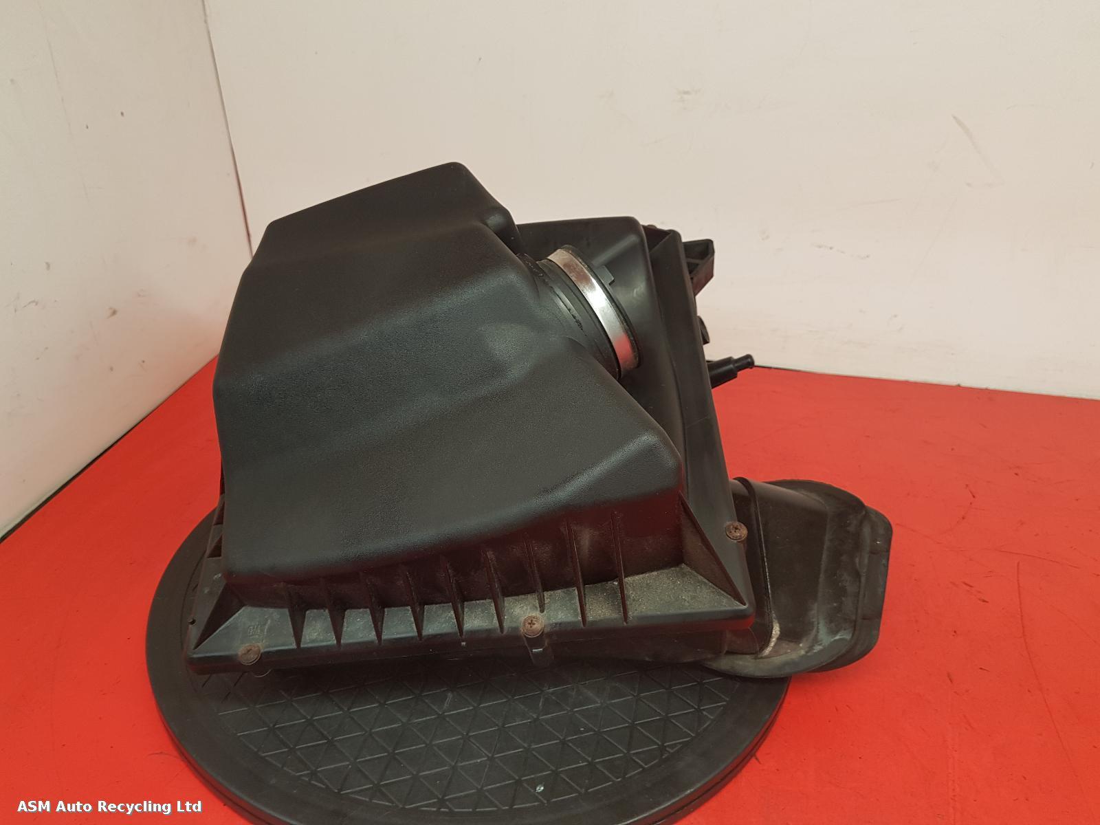 View Auto part Air Cleaner/Box Vauxhall Astra 2010