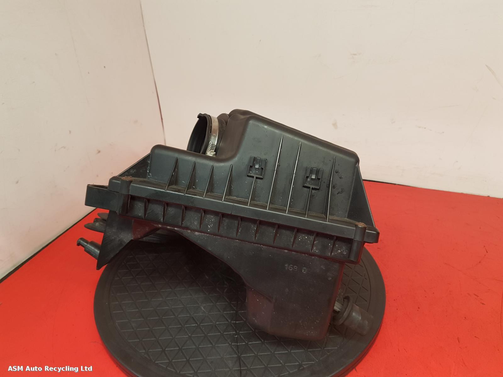 View Auto part Air Cleaner/Box Vauxhall Astra 2010
