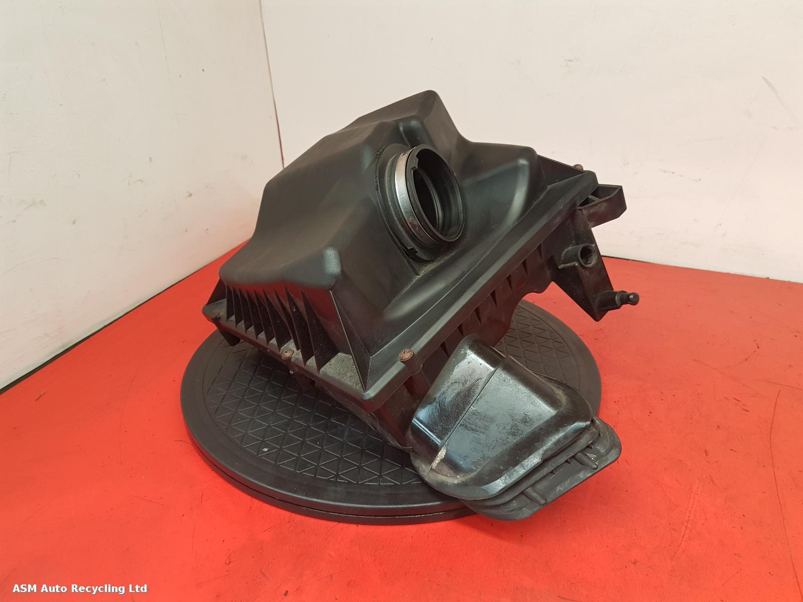 View Auto part Air Cleaner/Box Vauxhall Astra 2010