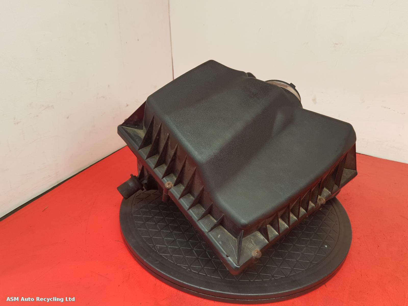 View Auto part Air Cleaner/Box Vauxhall Astra 2010