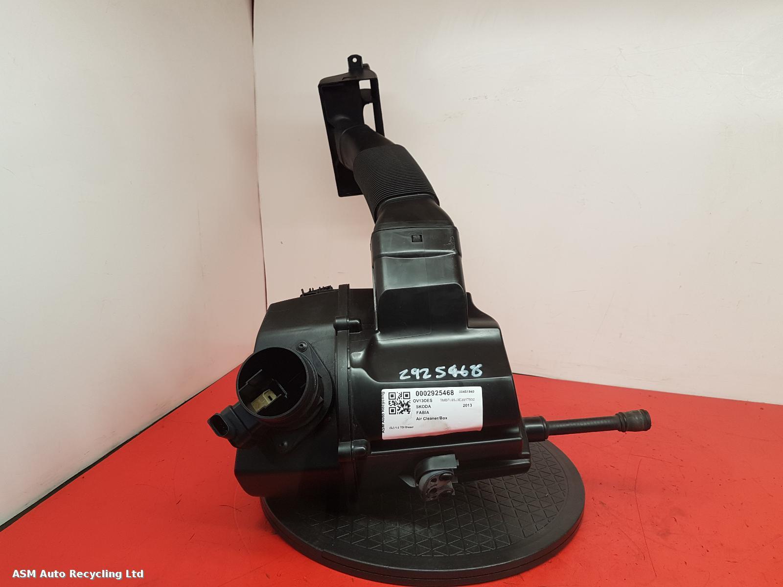 View Auto part Air Cleaner/Box Skoda Fabia 2013