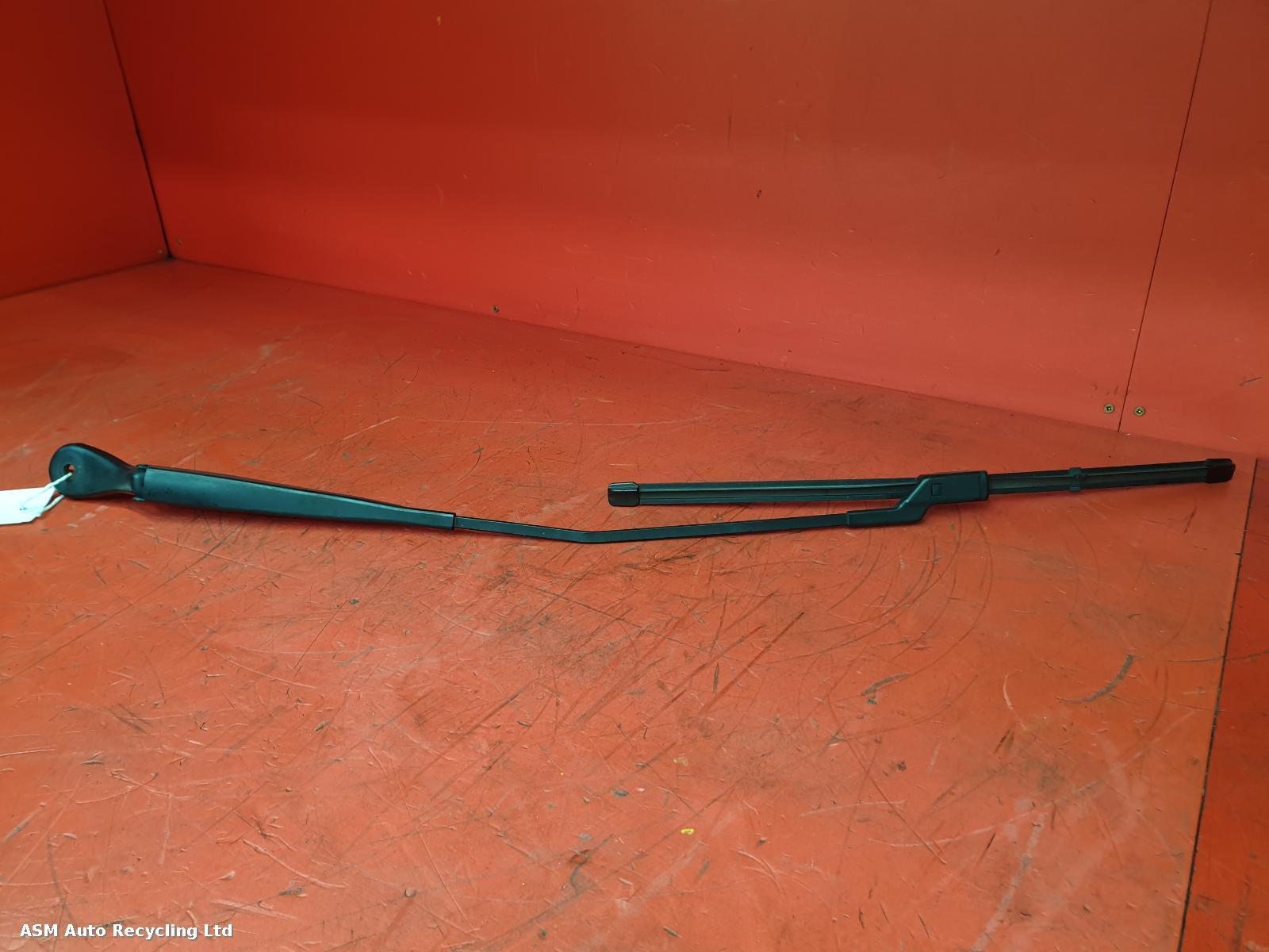 View Auto part Wiper Arm Bmw 2 Series Gran Tourer 2016
