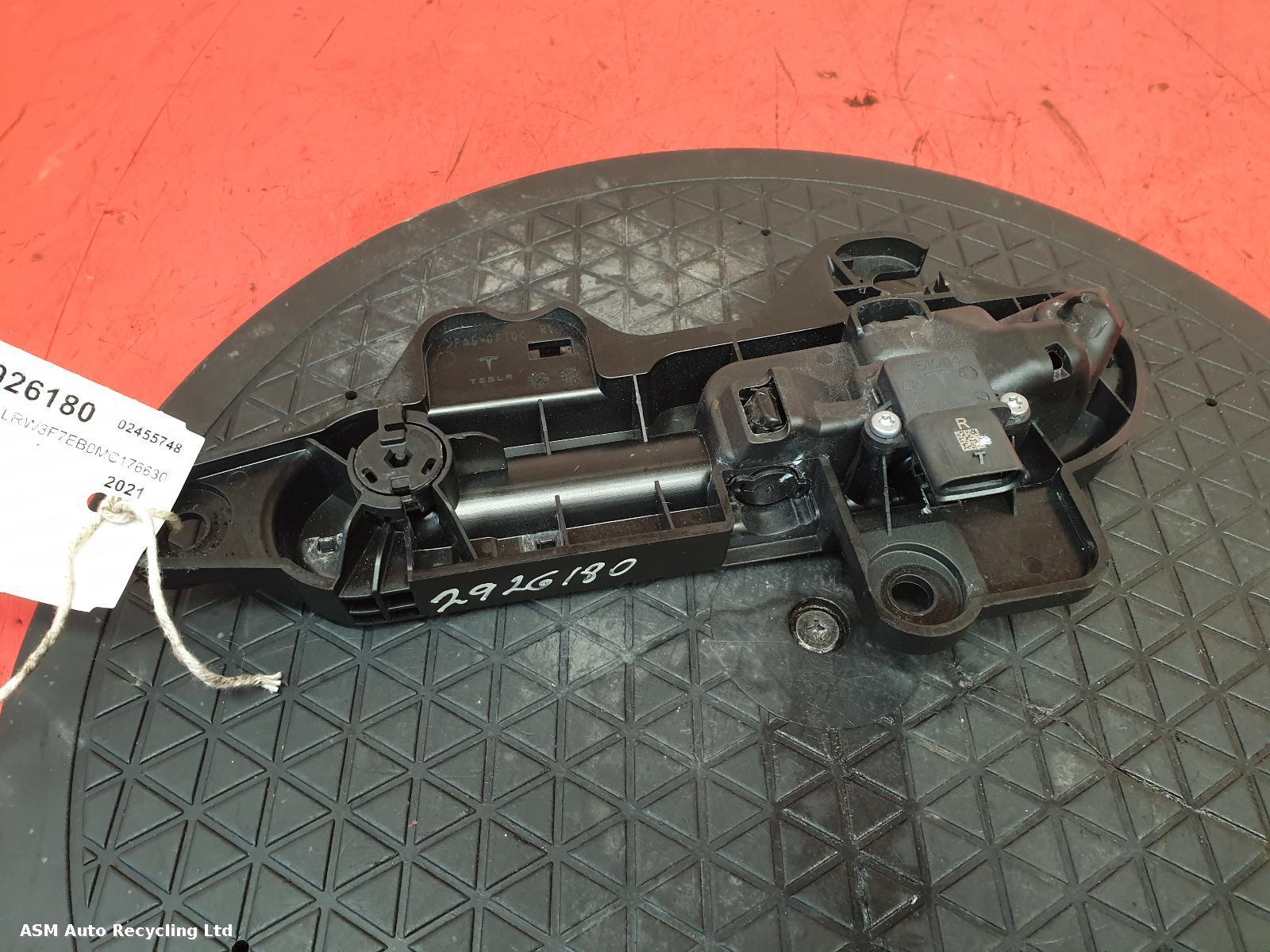 View Auto part Door Handle Tesla Model 3 2021