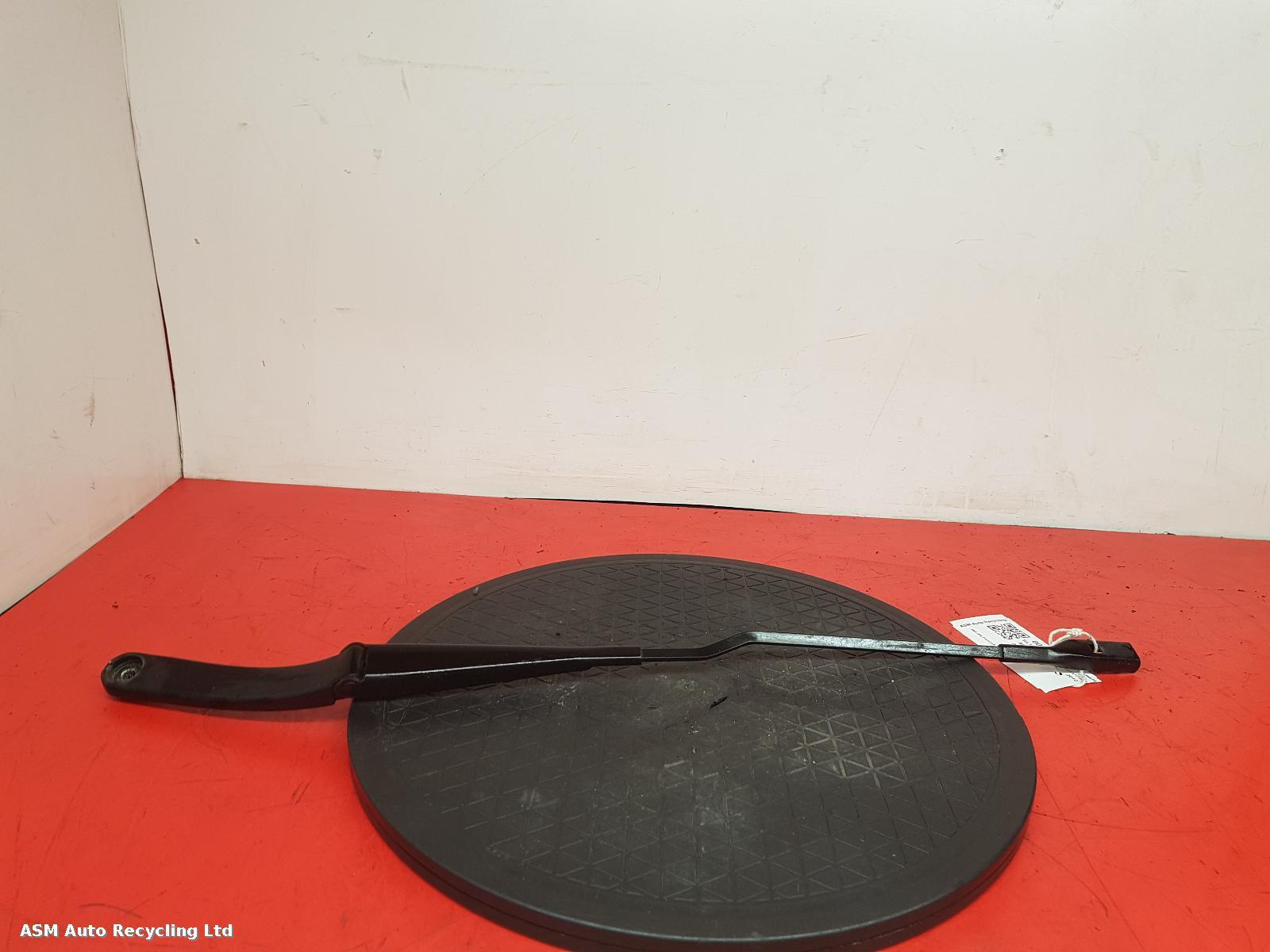 View Auto part Wiper Arm Audi A4 2010