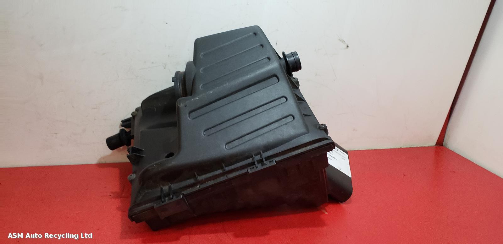 View Auto part Air Cleaner/Box Vauxhall Insignia 2011