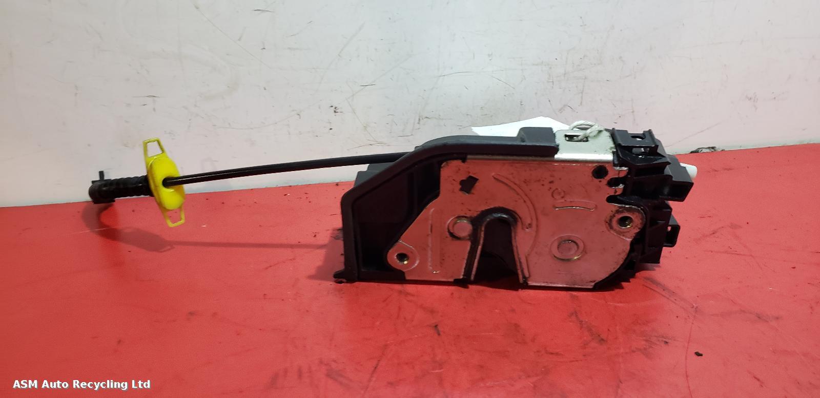 View Auto part Door Lock Assembly Bmw X3 2005