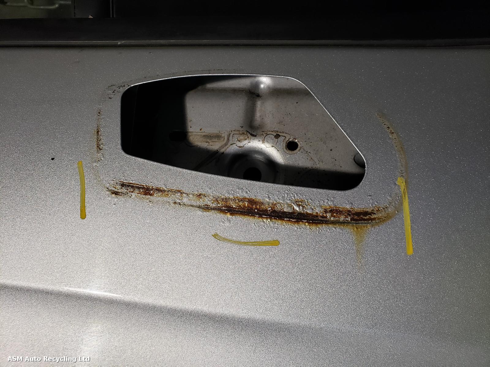 View Auto part R Front Door Citroen Ds3 2013