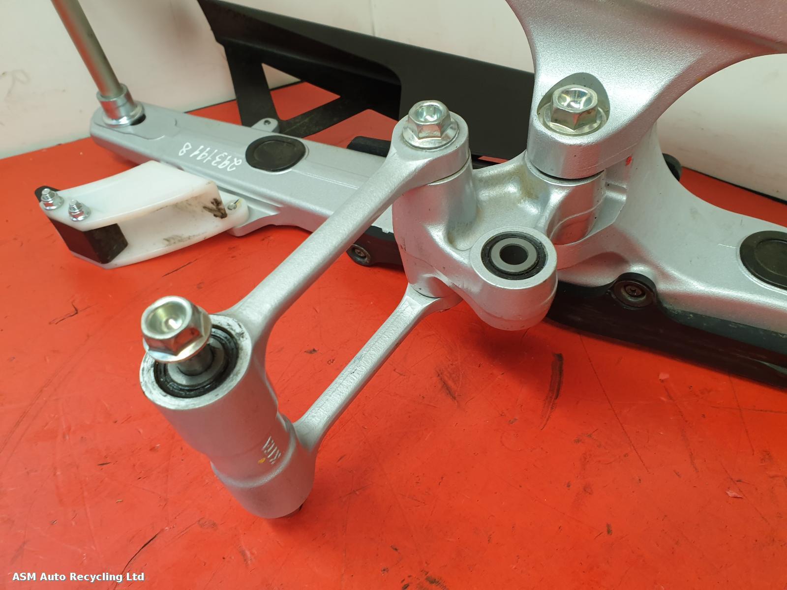 View Auto part Swing Arm Honda Crf 300 Lra-m 2022