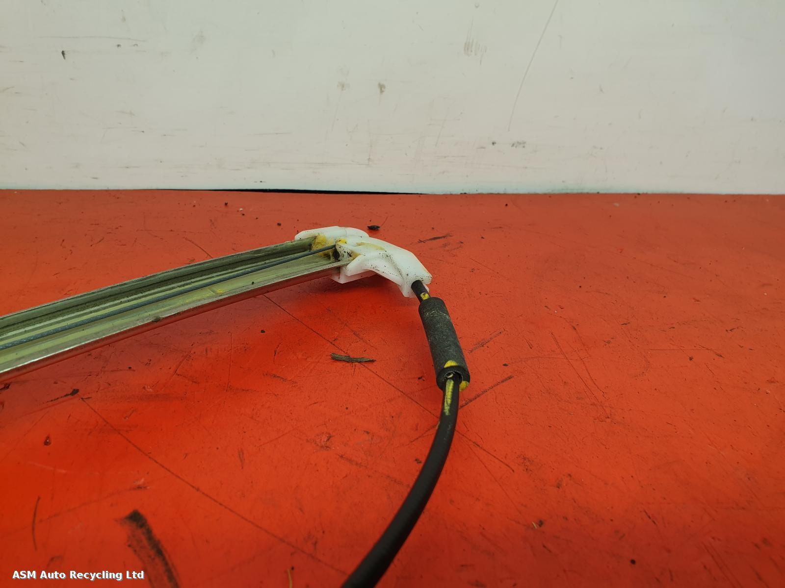 View Auto part LR Window Regulator Suzuki Baleno 2017