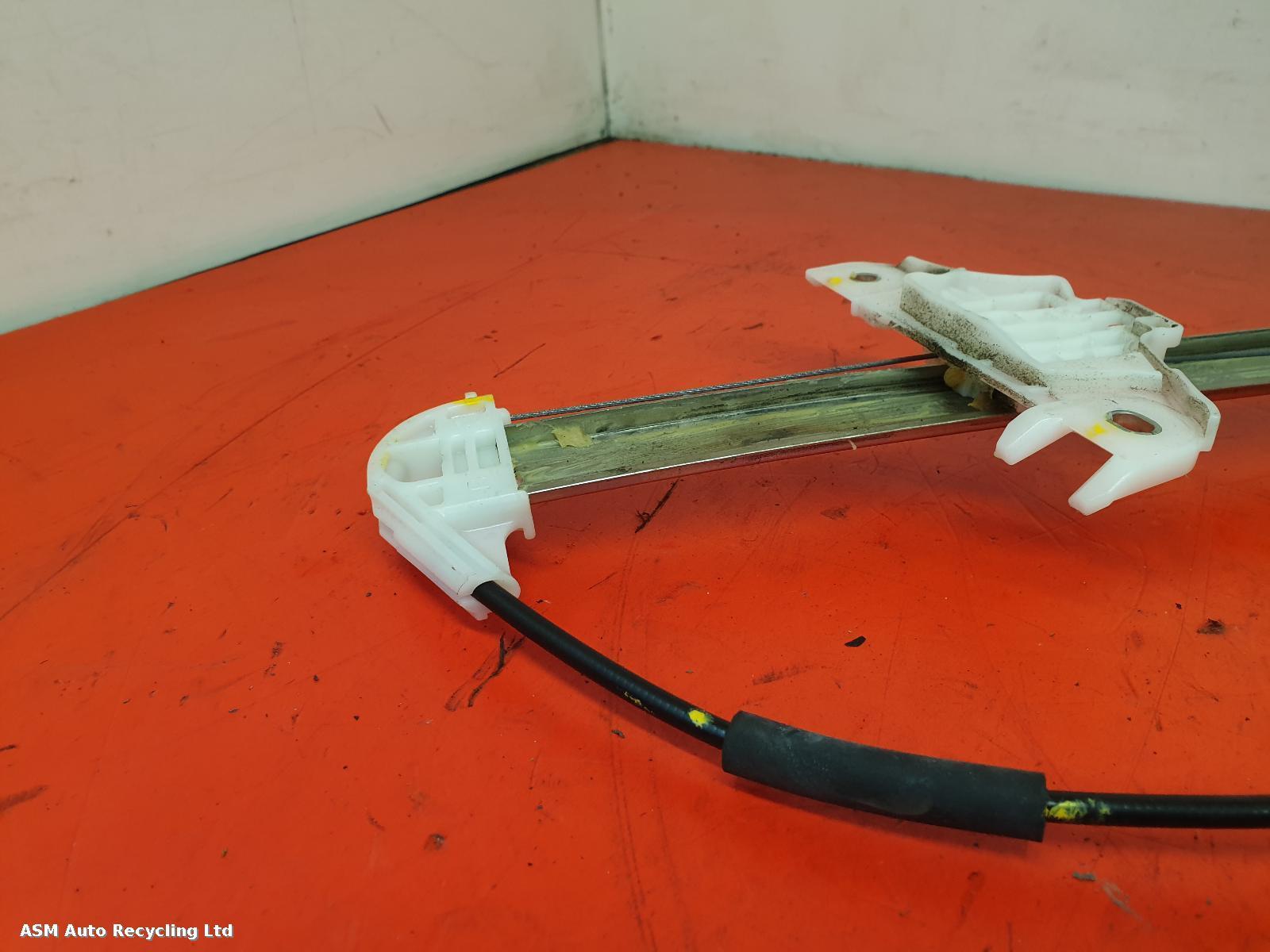 View Auto part LR Window Regulator Suzuki Baleno 2017