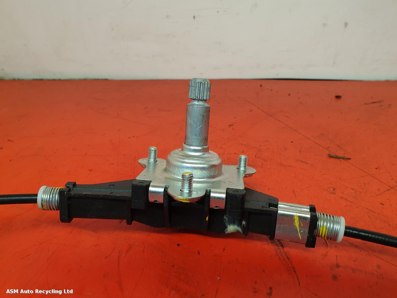 View Auto part LR Window Regulator Suzuki Baleno 2017