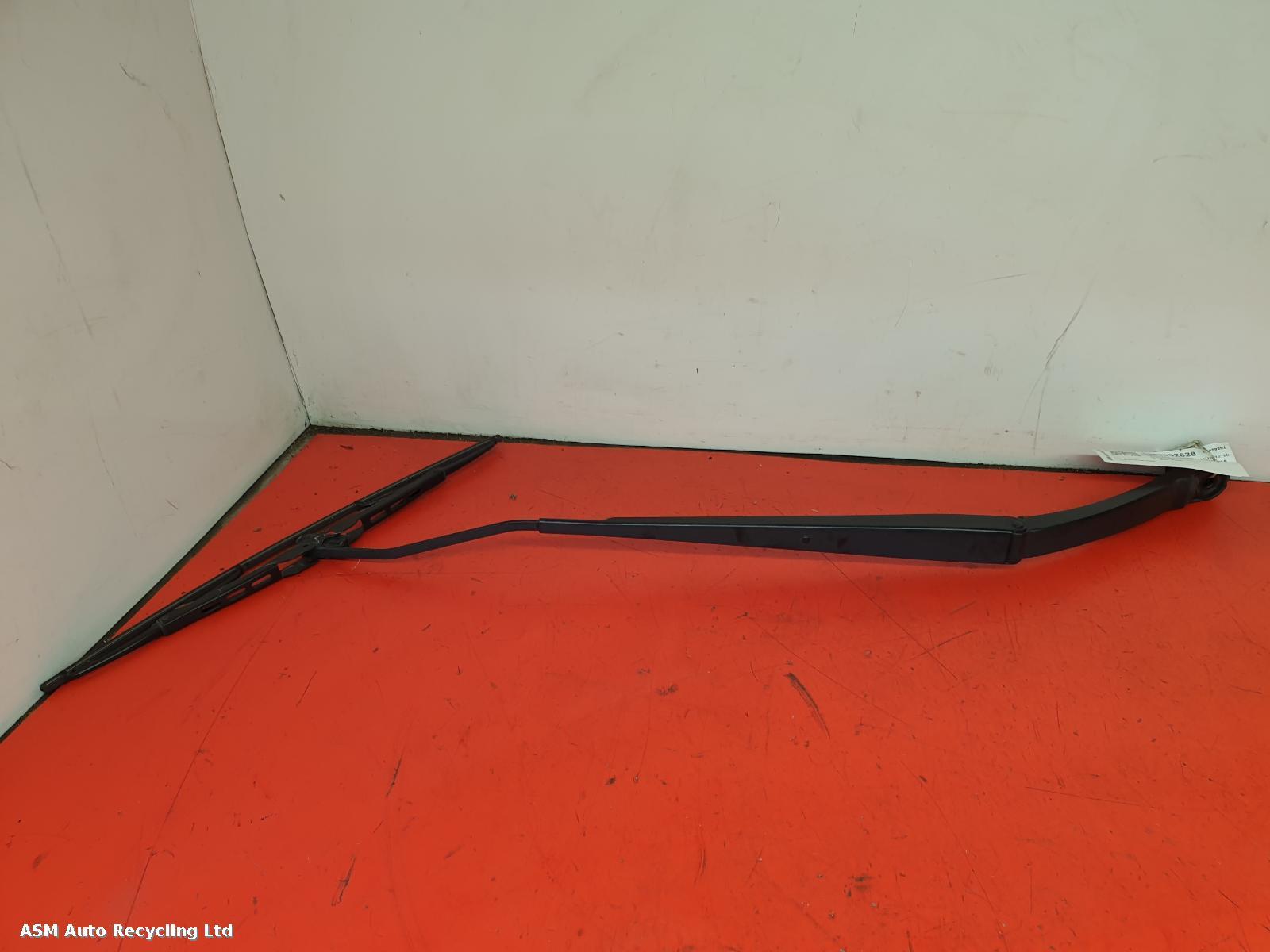 View Auto part Wiper Arm Nissan Qashqai 2015