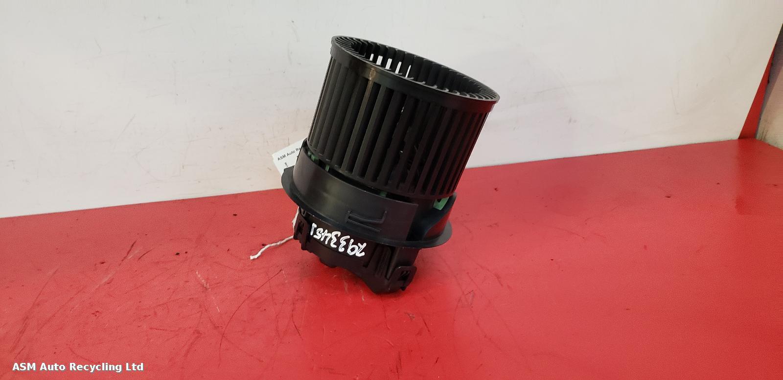 View Auto part Heater Motor/Assembly Peugeot 208 2015