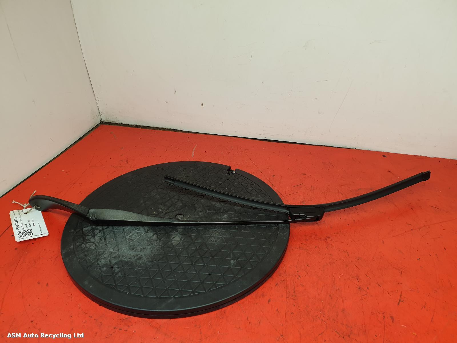 View Auto part Wiper Arm Dacia Sandero 2013