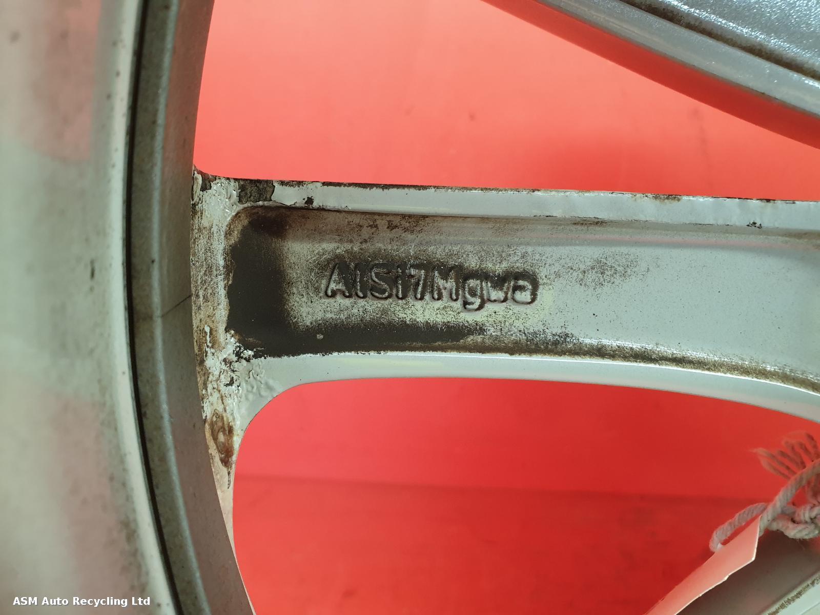 View Auto part Wheel Volkswagen Passat Cc 2013