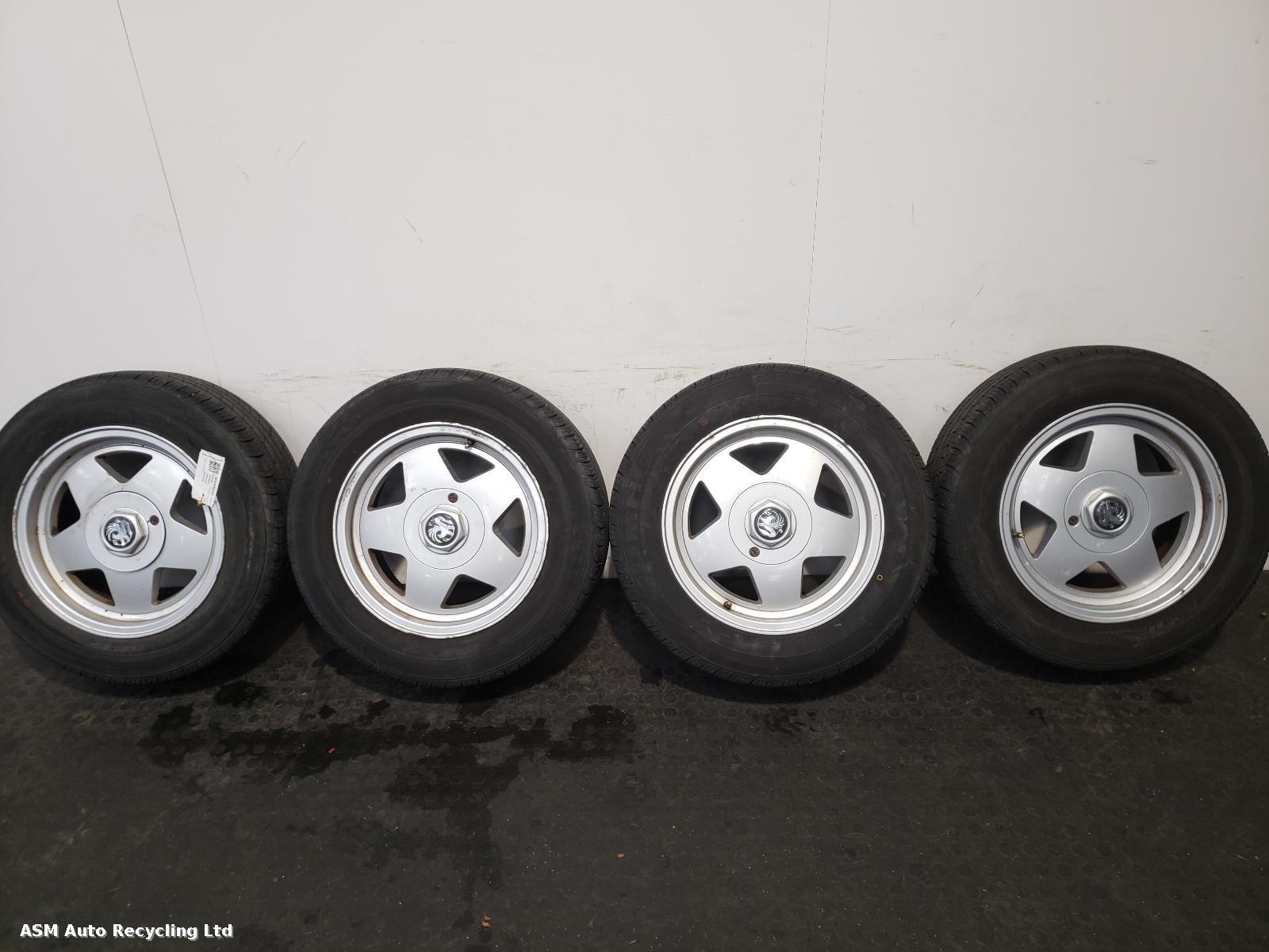 View Auto part Wheel Set Vauxhall Carlton 1992