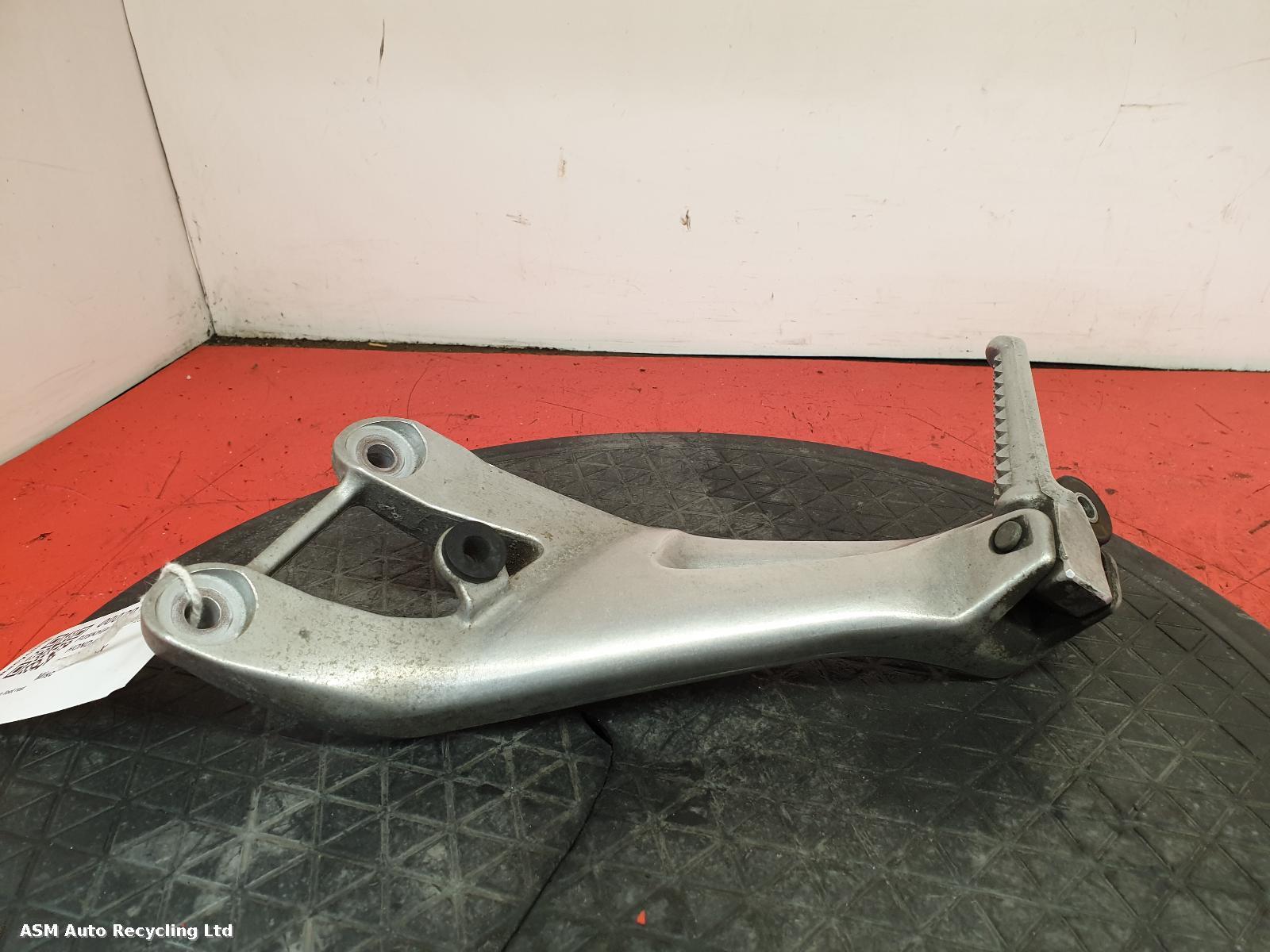 View Auto part Footpeg Honda Cbr 1100 Xx 1996