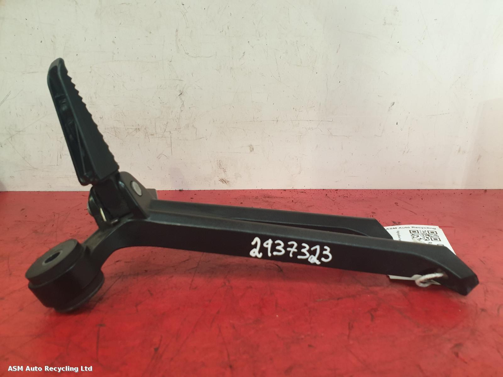 View Auto part Footpeg Suzuki Gsxr600 2016
