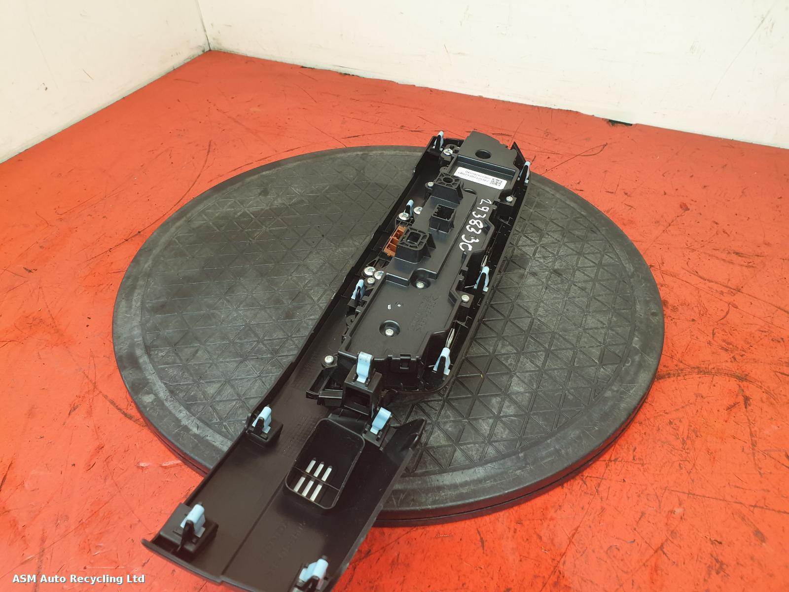 View Auto part Heater/AC Controller Honda Jazz 2020