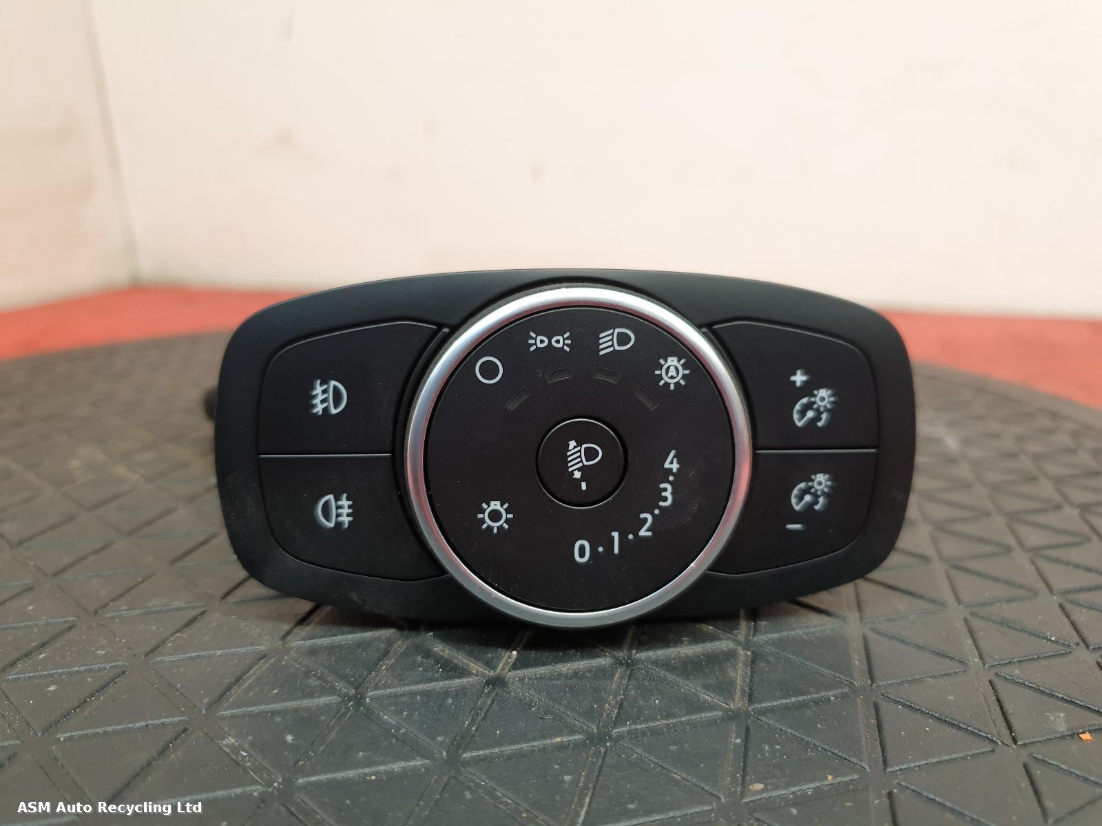 View Auto part Headlight Switch Ford Fiesta 2018