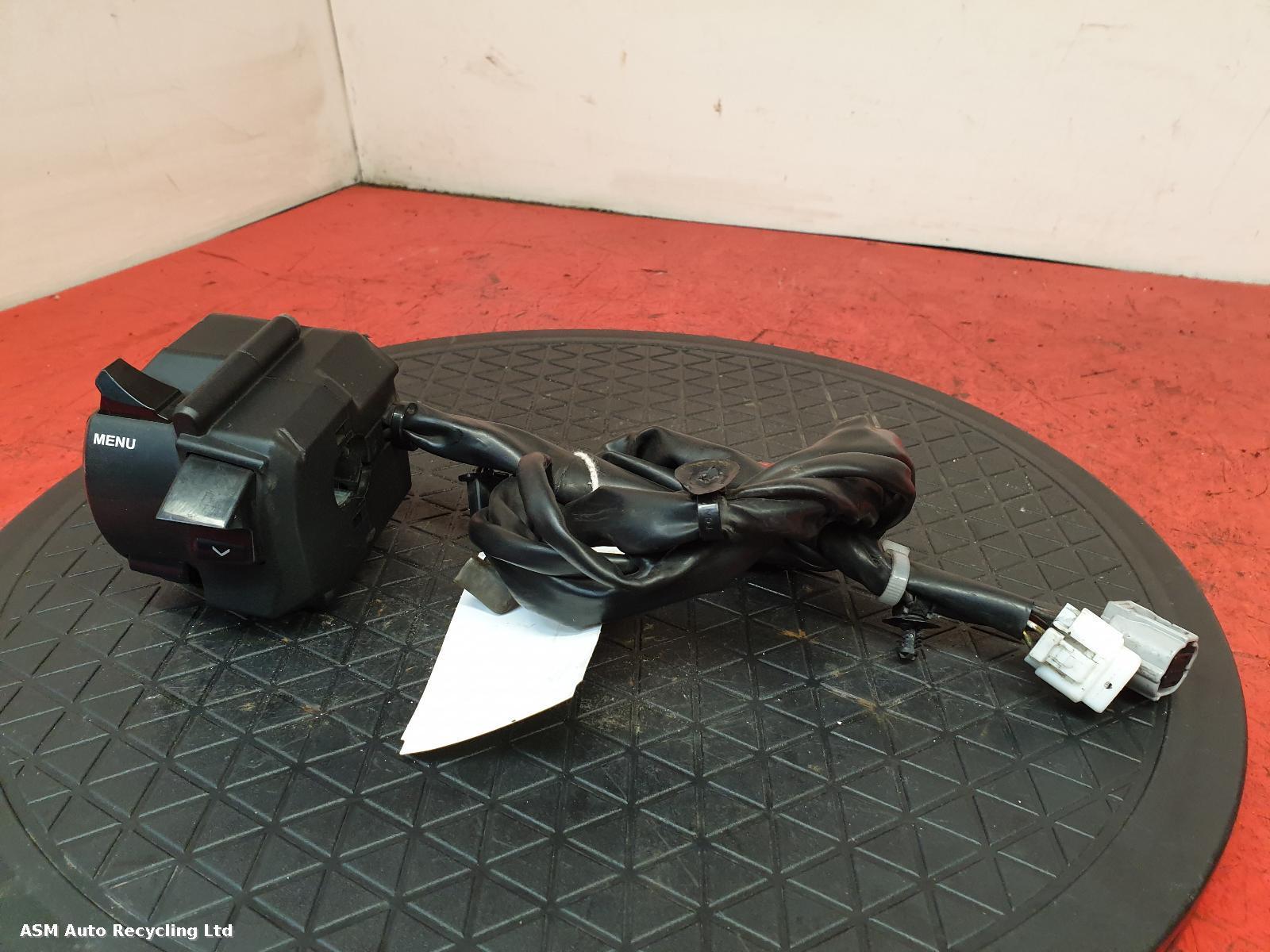 View Auto part LH Switch Gear Yamaha Mt-09 Tracer 2015