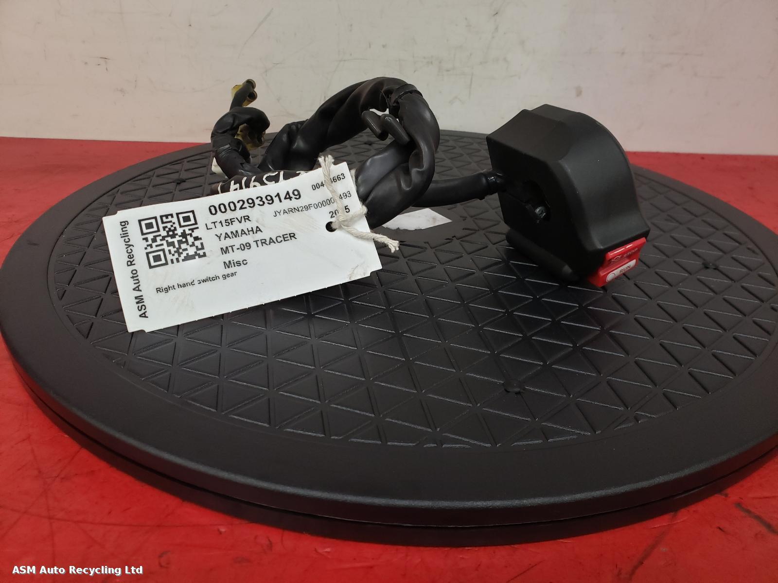 View Auto part RH Switch Gear Yamaha Mt-09 Tracer 2015