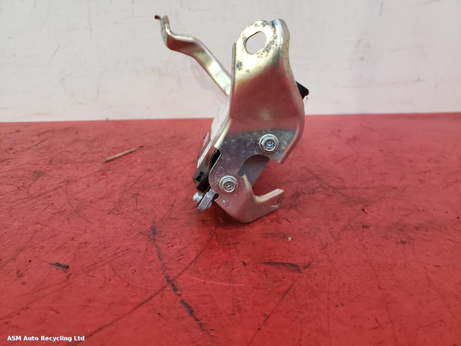 View Auto part ECU Toyota Prius 2019