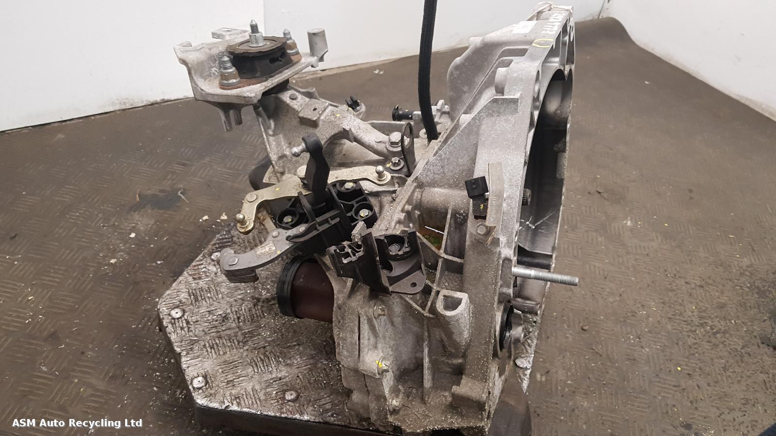 View Auto part Gearbox Renault Captur 2019