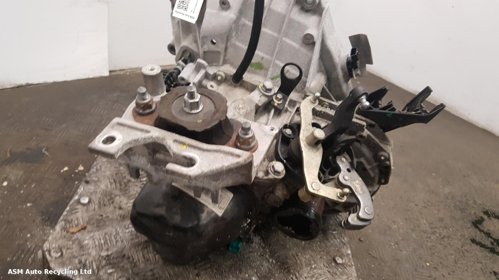 View Auto part Gearbox Renault Captur 2019
