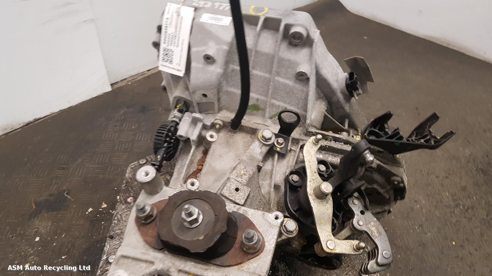 View Auto part Gearbox Renault Captur 2019
