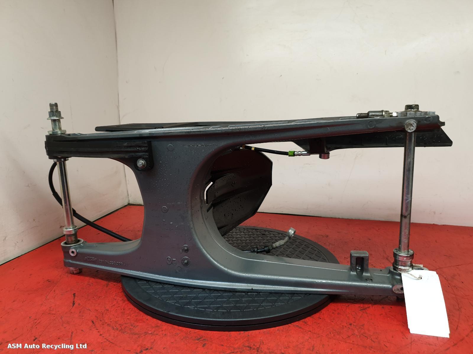 View Auto part Swing Arm Ktm 390 Duke 2021