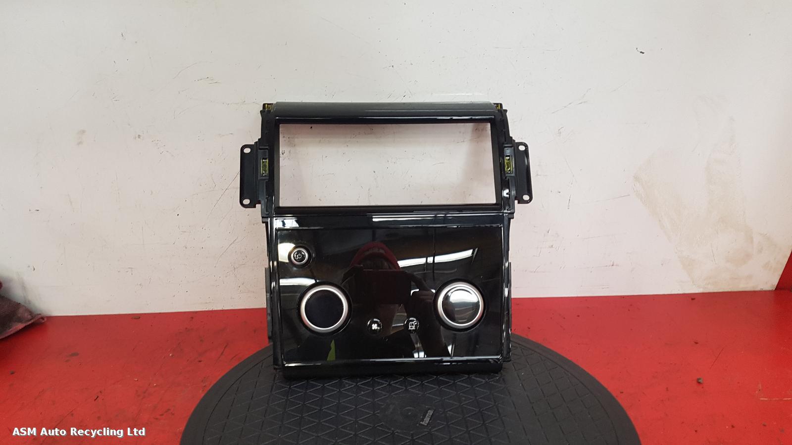 View Auto part Heater/AC Controller Land Rover Discovery Sport 2019
