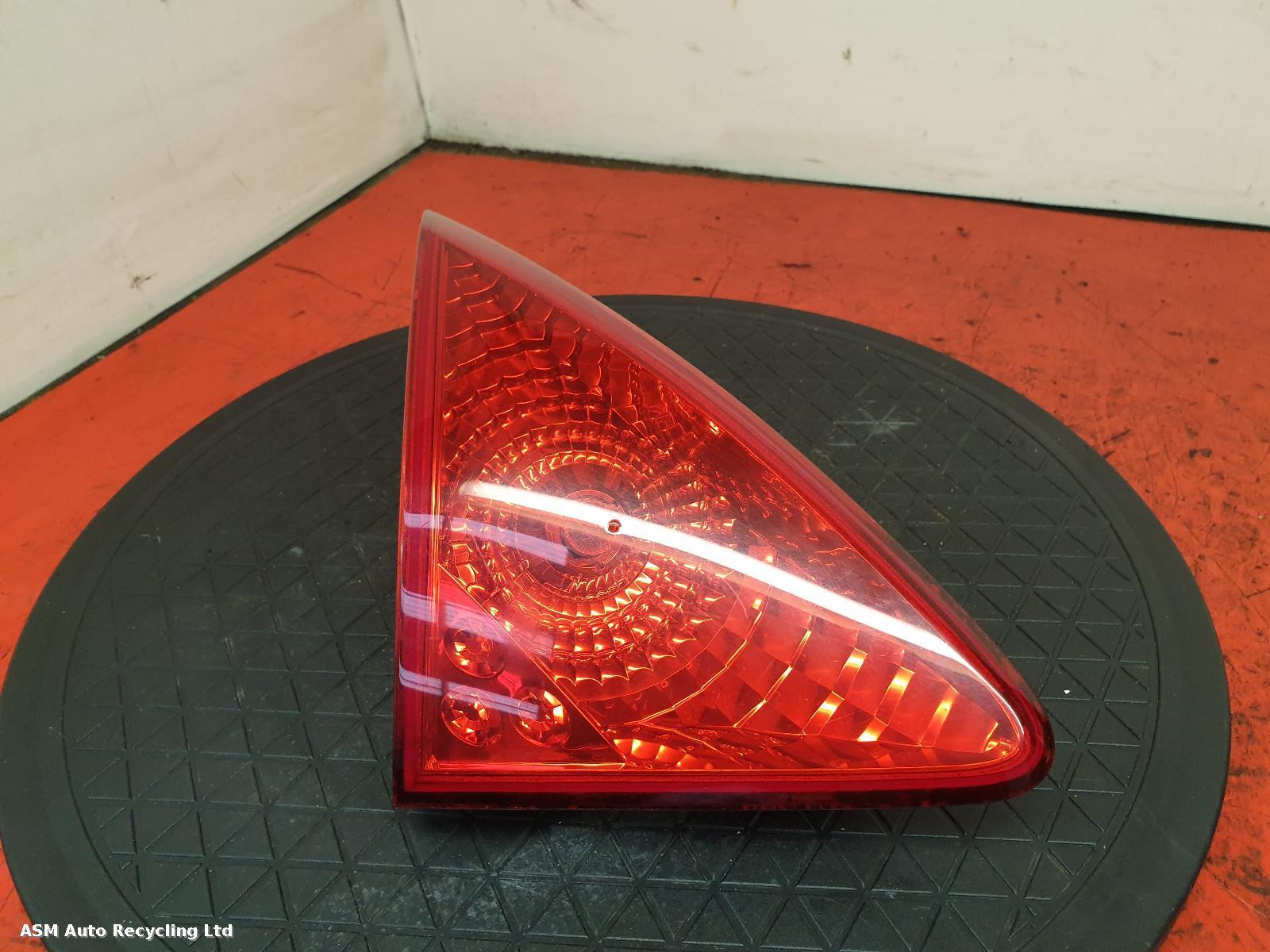 View Auto part L Taillight Peugeot 3008 2011